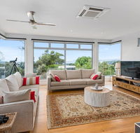 Beach Road Luxury with Ocean Views - Accommodation Coffs Harbour