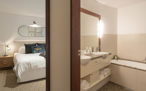 Beach Suites - Accommodation Coffs Harbour 1