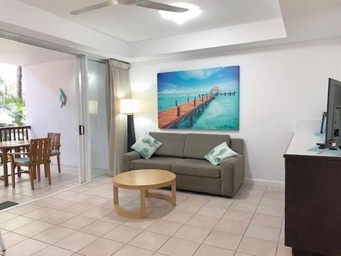 REEF RETREAT APARTMENTS PALM COVE Unit 13 - Accommodation Coffs Harbour 1