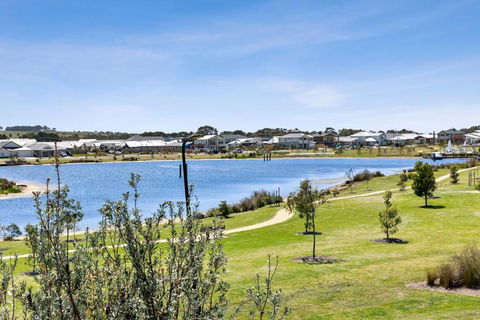 REFLECTIONS At Lonsdale - Accommodation Coffs Harbour 1