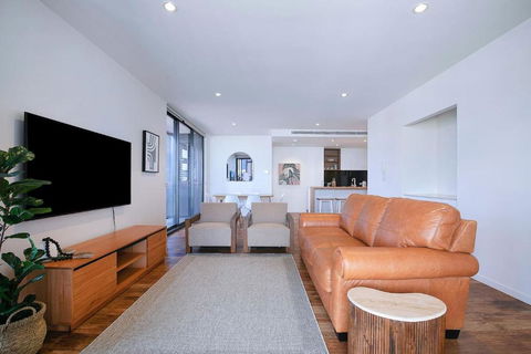 Regatta Hideaway - A Breezy Balcony Residence - Accommodation Coffs Harbour 3