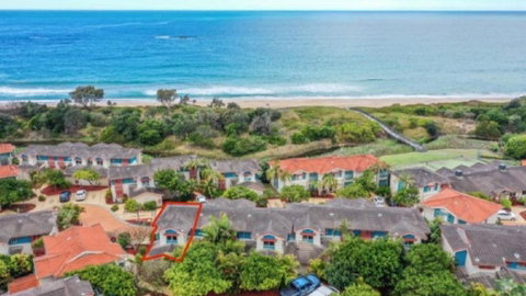 Resort Pool, Tennis, Bbq, Beach - Accommodation Coffs Harbour 0