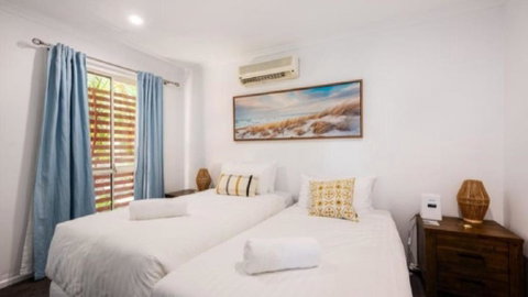 Resort Pool, Tennis, Bbq, Beach - Accommodation Coffs Harbour 3