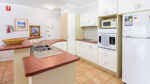 Resort Style Unit Across From The Water - Accommodation Coffs Harbour 3