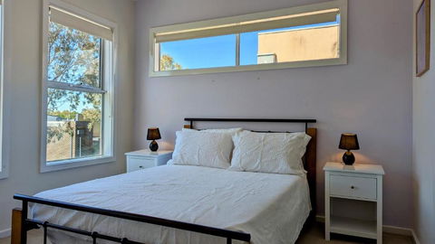 Retreat Townhouse Pentridge Village - Accommodation Coffs Harbour 2