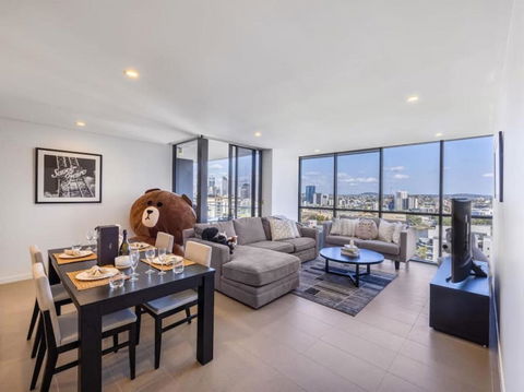 Riverview 2BR Delicate Apt, 1min To Train Station - Accommodation Coffs Harbour 0