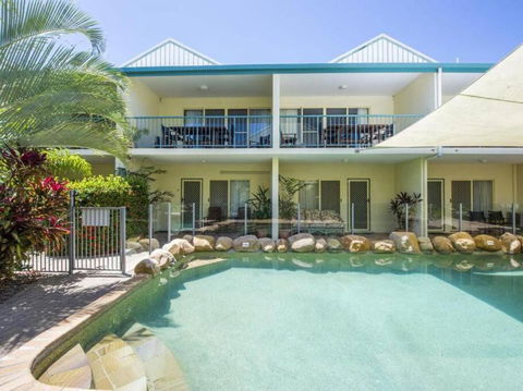 SAILS 9 Beachfront Getaway Horseshoe Bay - Accommodation Coffs Harbour 0