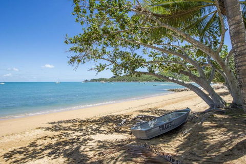 SAILS 9 Beachfront Getaway Horseshoe Bay - Accommodation Coffs Harbour 1