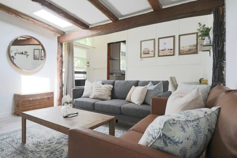 Rustic Chic 200 Metres From CBD - Accommodation Coffs Harbour 0