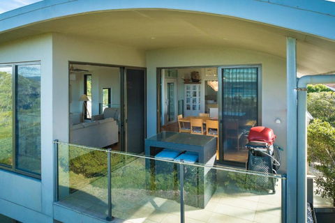 Rolling Waves 3 - Beach Access & Pet Friendly! - Accommodation Coffs Harbour 2