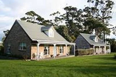 Rosebank Cottage Collection - Accommodation Coffs Harbour 3
