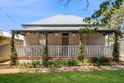 RoseBerne Cottage - Accommodation Coffs Harbour 0
