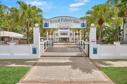 Royal Palm Villas - Accommodation Coffs Harbour 2