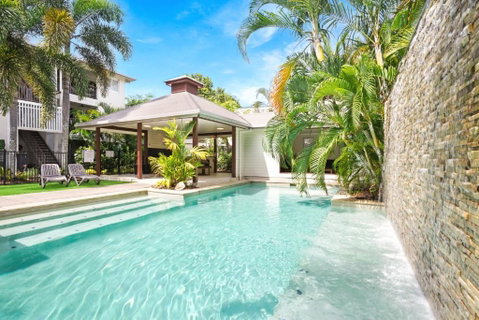 Royal Pavillions City Escape - Accommodation Coffs Harbour 0