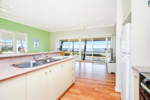 Salt - Aldinga Beach - C21 SouthCoast Holidays - Accommodation Coffs Harbour 3