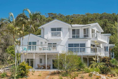 Salt Spray - Accommodation Coffs Harbour 0