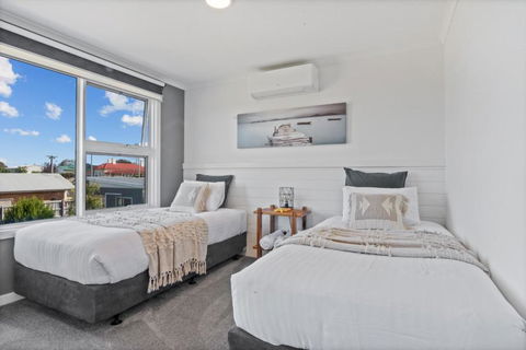 SALTAIR Beach House Right In Town - Accommodation Coffs Harbour 2