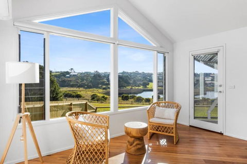 SALTWATER HOUSE - Opposite The Beach And Views Over The Lake! - Accommodation Coffs Harbour 2