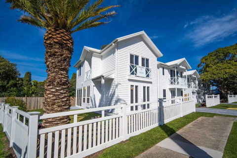 Salty Palms By The Sea - ONE - Accommodation Coffs Harbour 0