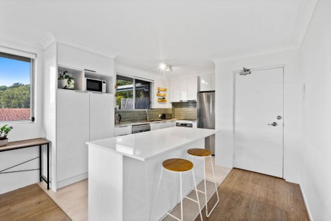 Salty Sea Breeze Apartment 500m To Waters Edge - Accommodation Coffs Harbour 1