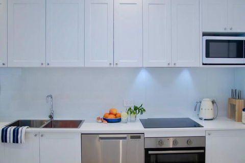 SALTY SNOOZE - Your Coastal Holiday House - Accommodation Coffs Harbour 3