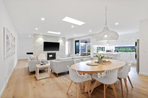 Sanctuary Of Hope By Ready Set Stay - Cowes - Accommodation Coffs Harbour 2