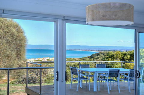 Sandbar Beach House - Accommodation Coffs Harbour 0
