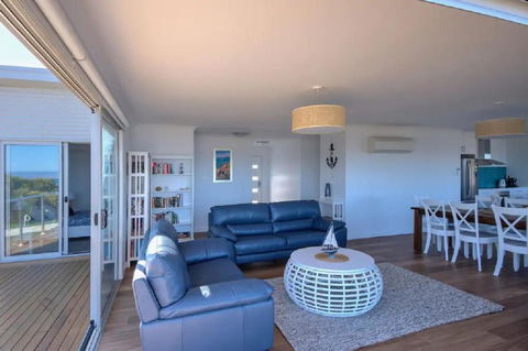 Sandbar Beach House - Accommodation Coffs Harbour 2