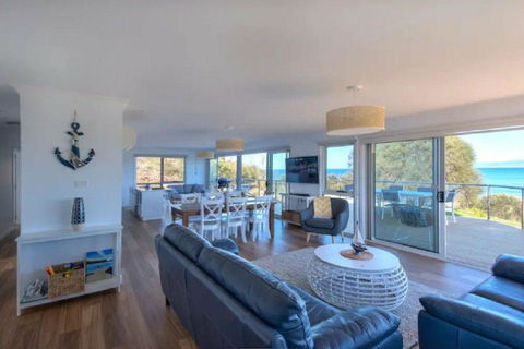 Sandbar Beach House - Accommodation Coffs Harbour 3