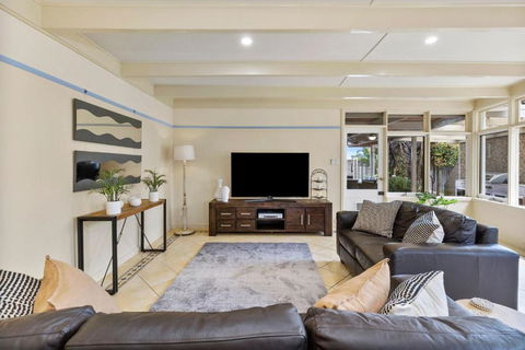 SANDY ANN At Lonnie - Accommodation Coffs Harbour 2