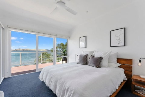 Sandy Bay Beachfront Oasis Direct Beach Access - Accommodation Coffs Harbour 3