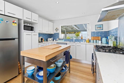 SANTORINI BEACH HOUSE SAFETY BEACH - Accommodation Coffs Harbour 2