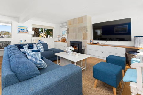 SANTORINI BEACH HOUSE SAFETY BEACH - Accommodation Coffs Harbour 1