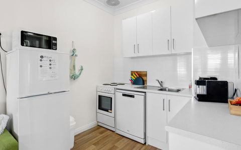 SEA BREEZE @ Smugglers Inn - Accommodation Coffs Harbour 3