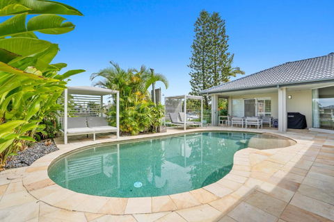 SEACLUSION 5 Bed Waterfront, Sleeps 12 - Accommodation Coffs Harbour 2
