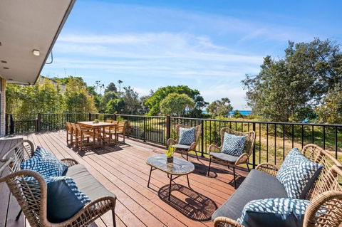 Shell Cove Beach House - Accommodation Coffs Harbour 1