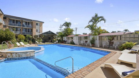 Sleeps 2, Pool, Steps To Beach And Cafes - Accommodation Coffs Harbour 0