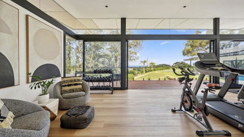 Stunning, Pool, Sauna, Gym, Spa, Sleeps 13 - Accommodation Coffs Harbour 2
