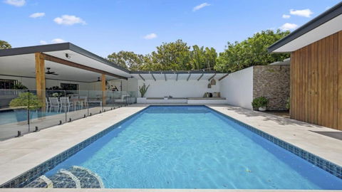 Stunning, Pool, Sauna, Gym, Spa, Sleeps 13 - Accommodation Coffs Harbour 0