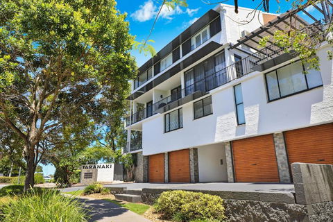 TARA7- On Trend At Taranaki - Accommodation Coffs Harbour 1