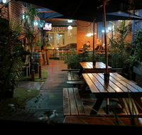 Bev and Mick's International Backpackers at Mcmahon's - Accommodation Coffs Harbour