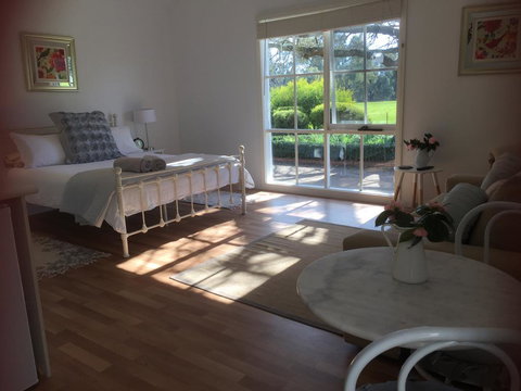 Birchwood Cottage - Accommodation Coffs Harbour 2