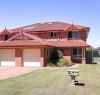Blue Bay 83a Rocky Point Road - Foxtel  air conditioning downstairs - Accommodation Coffs Harbour