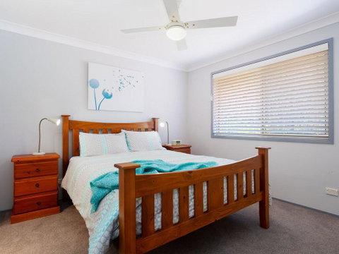 Blue Bay, 83a Rocky Point Road - Foxtel & Air Conditioning Downstairs - Accommodation Coffs Harbour 3