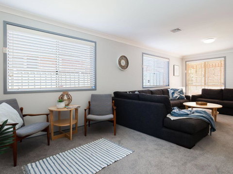 Blue Bay, 83a Rocky Point Road - Foxtel & Air Conditioning Downstairs - Accommodation Coffs Harbour 1