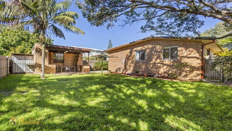 Blue Fish - 41 Boulder Bay Road - Accommodation Coffs Harbour 1