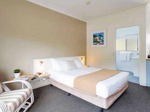 Blueys Motel - Accommodation Coffs Harbour 2
