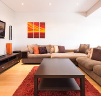 Bold modern 1 bed 10 mins from the city - Accommodation Coffs Harbour