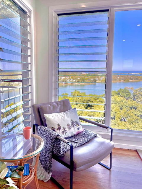 THE PENTHOUSE - Spectacular Views Of The Bay, And The Ocean! Only 150m To Shaws Bay - Accommodation Coffs Harbour 1