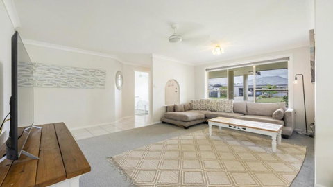 Yamba Family Seascape - Accommodation Coffs Harbour 2